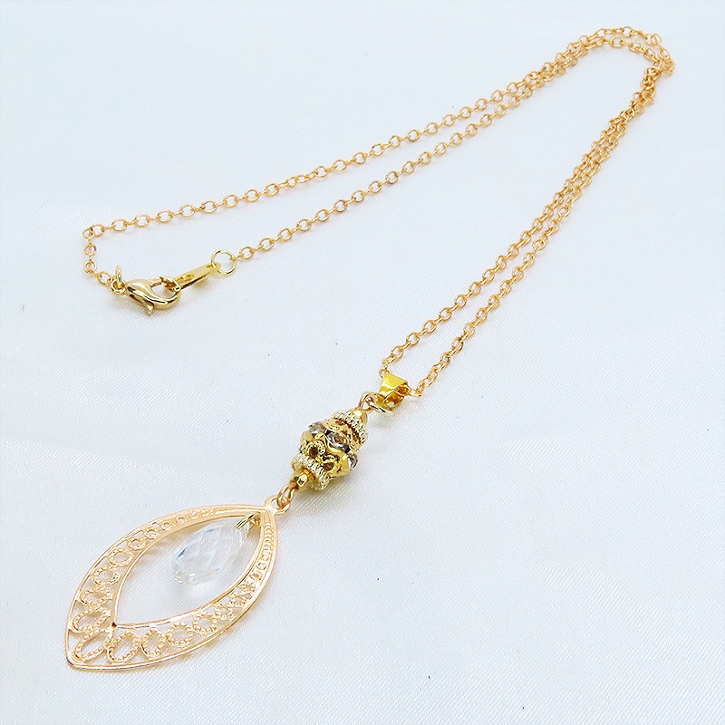 マットゴールドのティアドロップ(しずく型)のネックレス ガラス メタルビーズ アジャスター追加可 長さ変更可