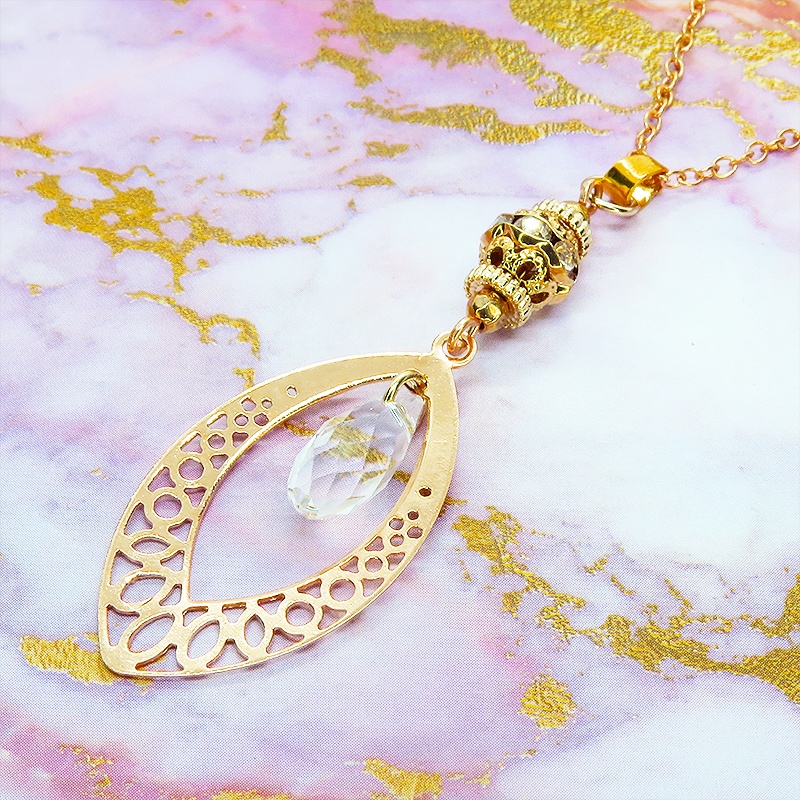 マットゴールドのティアドロップ(しずく型)のネックレス ガラス メタルビーズ アジャスター追加可 長さ変更可