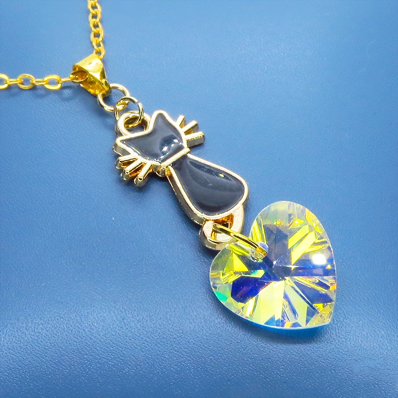黒猫とハート型スワロフスキー(クリスタルオーロラ)を組み合わせたネックレス 長さ変更可 18KGC変更可