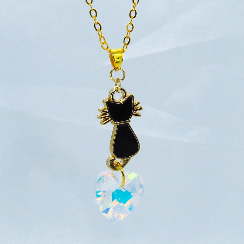 黒猫とハート型スワロフスキー(クリスタルオーロラ)を組み合わせたネックレス 長さ変更可 18KGC変更可