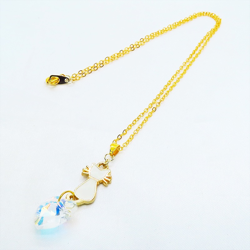 白猫とハート型スワロフスキー(クリスタルオーロラ)を組み合わせたネックレス 長さ変更可 18KGC変更可