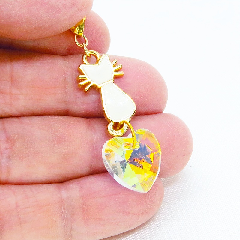 白猫とハート型スワロフスキー(クリスタルオーロラ)を組み合わせたネックレス 長さ変更可 18KGC変更可