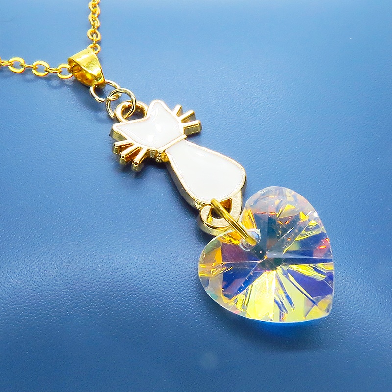 白猫とハート型スワロフスキー(クリスタルオーロラ)を組み合わせたネックレス 長さ変更可 18KGC変更可