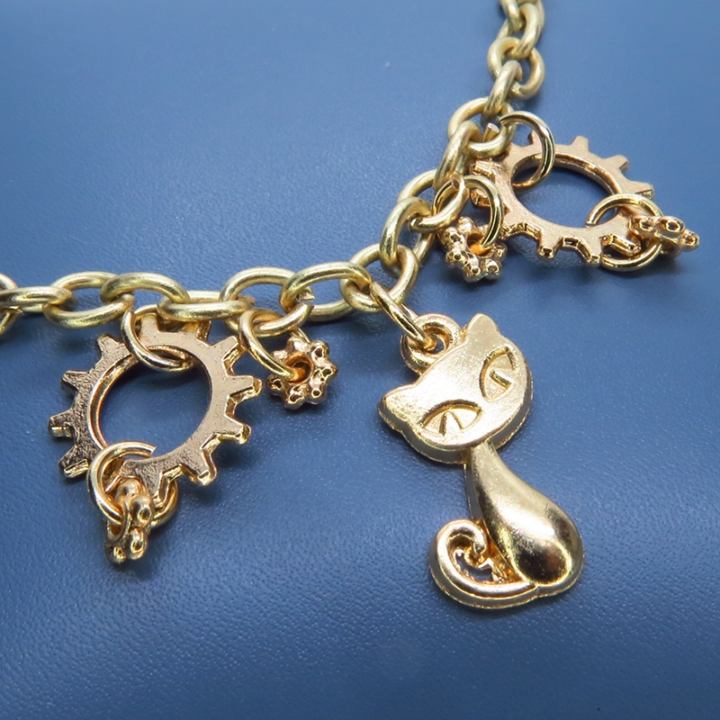 マットゴールド 猫と歯車を組み合わせたスチームパンク風ブレスレット