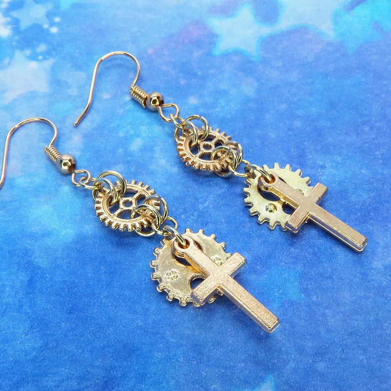マットゴールド ロザリオ(十字架)と歯車を組合せたスチームパンク風コンパクトなピアス