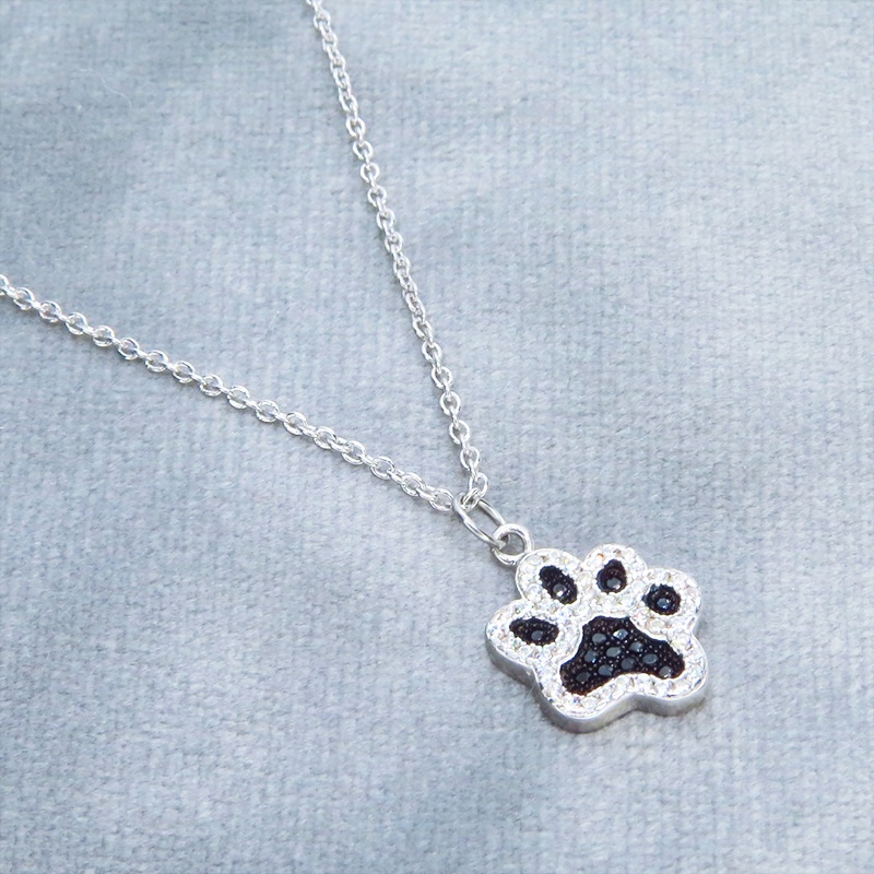 シルバー925 ジルコンが散りばめられた肉球モチーフのワンポイントネックレス アジャスター追加可 猫 犬