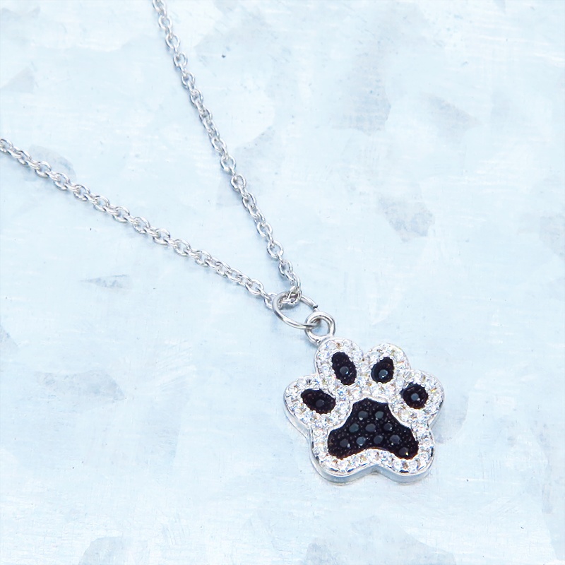 シルバー925 ジルコンが散りばめられた肉球モチーフのワンポイントネックレス アジャスター追加可 猫 犬