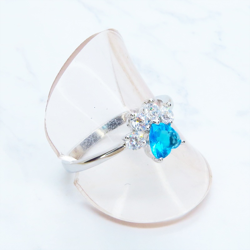 ジルコンで散りばめられた肉球モチーフの大人可愛いリング SV925プレーテッド ブルージルコン サイズ13号 猫 犬