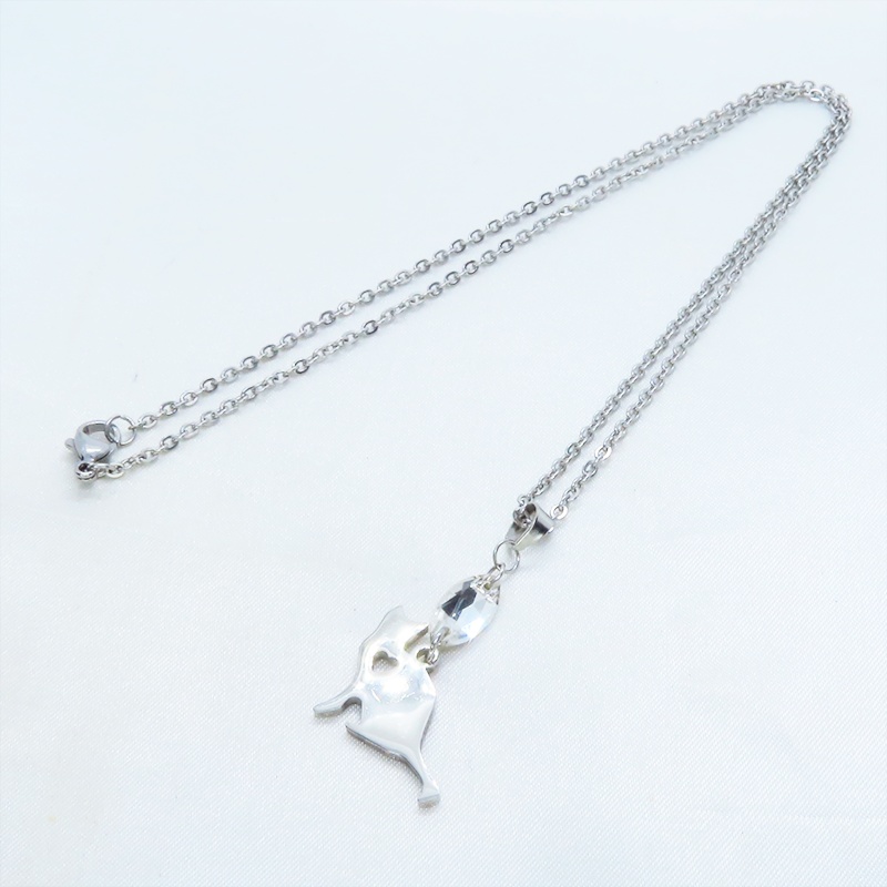 ステンレス製 猫シルエットとハートを組合せた可愛いチャームとスワロフスキーのネックレス ダイカット アジャスター追加可