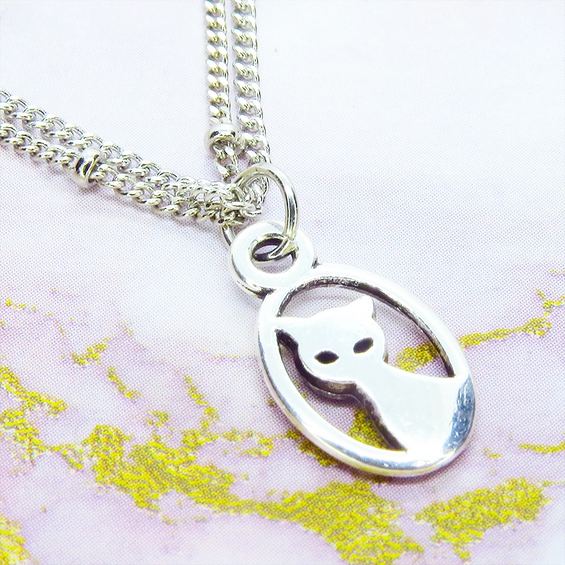 シルバーカラー 猫モチーフの繊細なダブルチェーンブレスレット アジャスター 長さ調整可