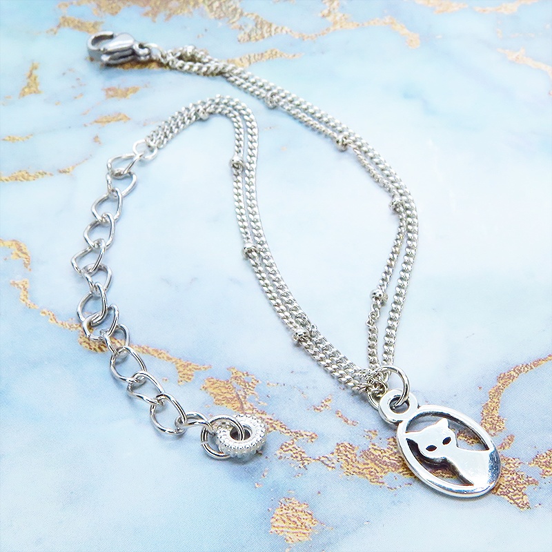 シルバーカラー 猫モチーフの繊細なダブルチェーンブレスレット アジャスター 長さ調整可