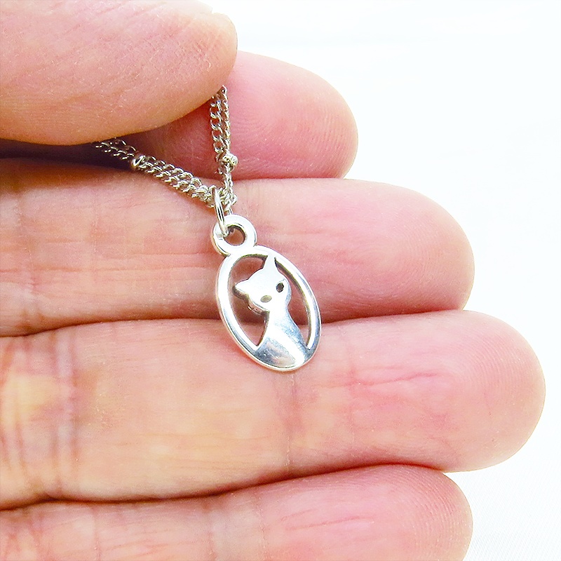 シルバーカラー 猫モチーフの繊細なダブルチェーンブレスレット アジャスター 長さ調整可