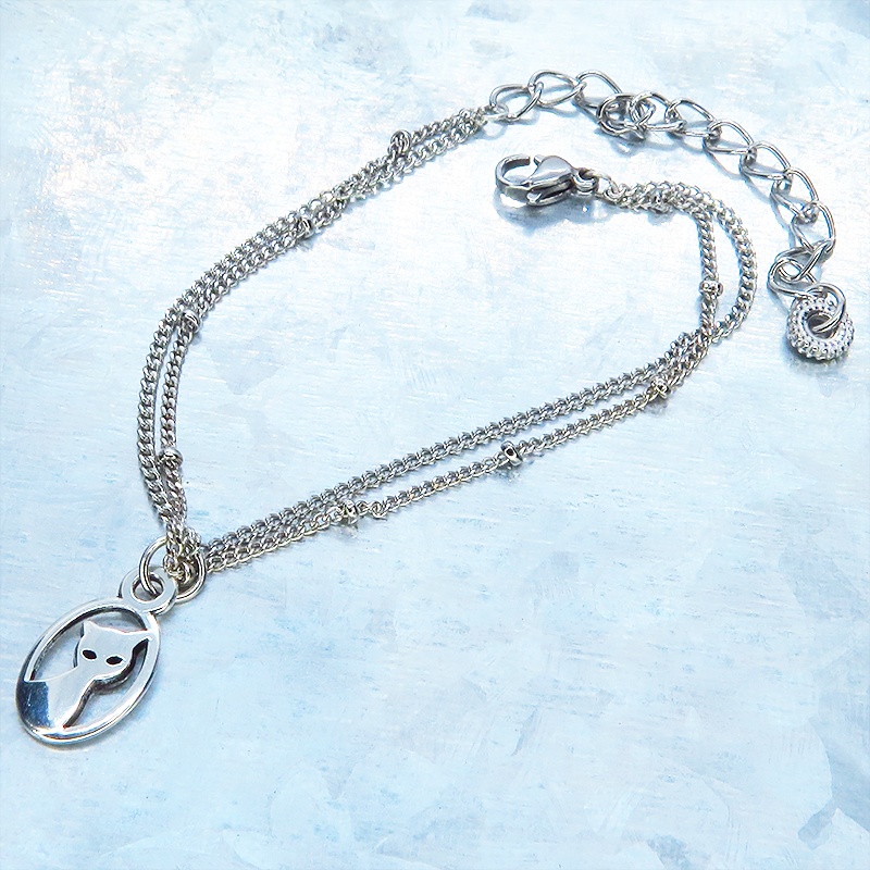 シルバーカラー 猫モチーフの繊細なダブルチェーンブレスレット アジャスター 長さ調整可