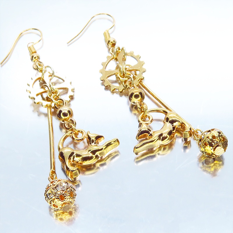 マットゴールド のび猫と歯車のスチームパンク風ピアス ロングピアス バー スティック ぶら下がり メタルビーズ