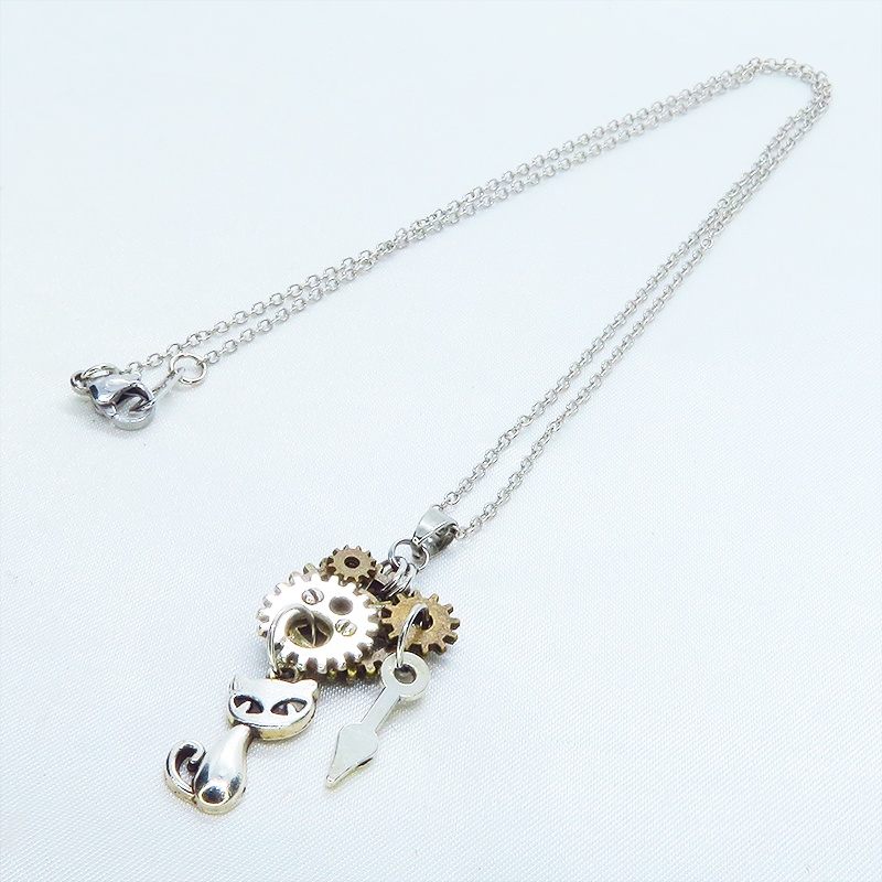 アンティークシルバー スチームパンク風 猫と歯車のコンパクトなペンダントネックレス 長さ調整可 SV925可 アジャスター可