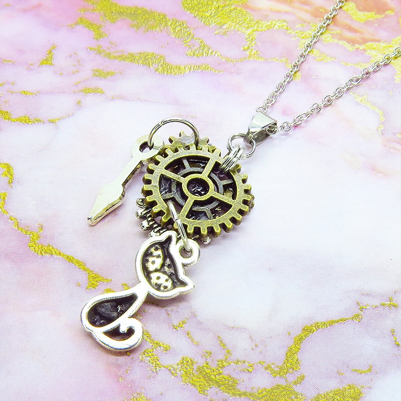 アンティークシルバー スチームパンク風 猫と歯車のコンパクトなペンダントネックレス 長さ調整可 SV925可 アジャスター可