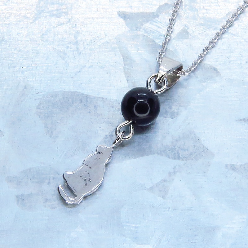 シルバー925 シンプルにさり気なく大人可愛い猫シルエットモチーフとオニキスのネックレス アジャスター可