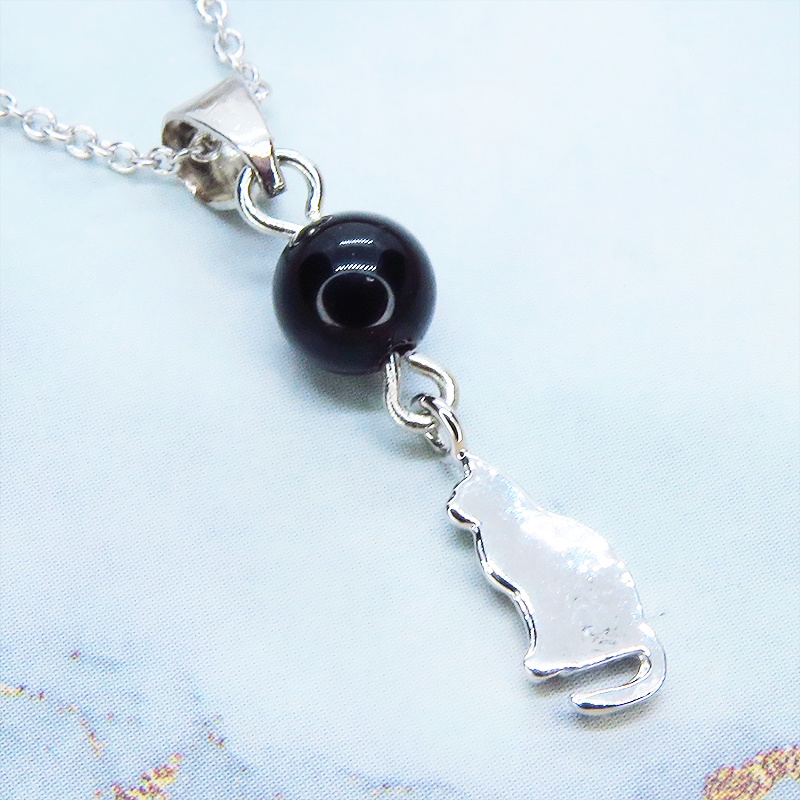 シルバー925 シンプルにさり気なく大人可愛い猫シルエットモチーフとオニキスのネックレス アジャスター可