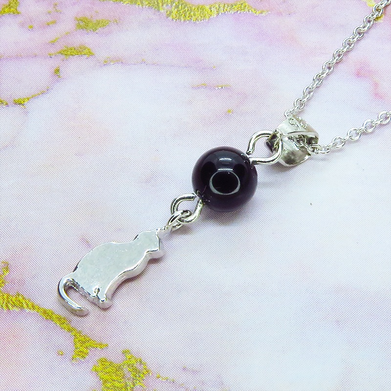 シルバー925 シンプルにさり気なく大人可愛い猫シルエットモチーフとオニキスのネックレス アジャスター可