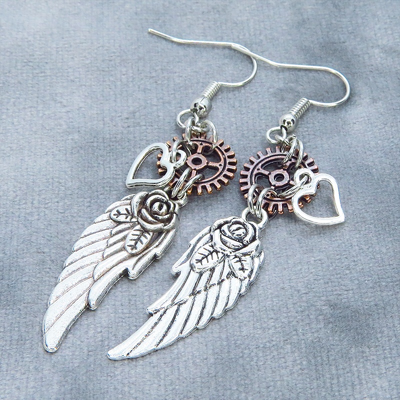 アンティークシルバー 天使の翼と歯車を組合せたスチームパンク風ピアス アンティークブロンズ サージカル可