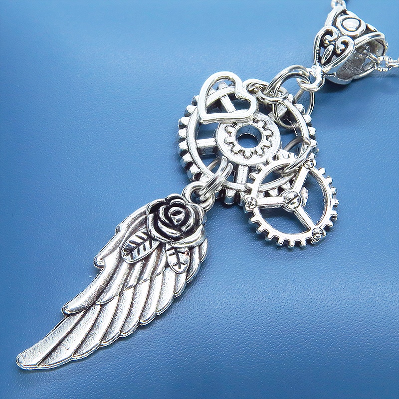 アンティークシルバー 翼と歯車を組合せたスチームパンク風ネックレス オープンハート 長さ調整可 アジャスター追加可