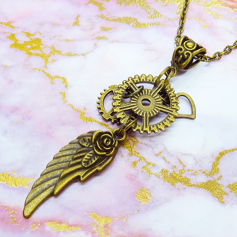 アンティークゴールド 翼と歯車を組合せたスチームパンク風ネックレス オープンハート 長さ調整可 アジャスター追加可