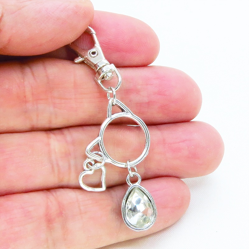 アンティークシルバー 猫フレームとガラスクリスタルを組合せたチャーム キーホルダー バッグチャーム