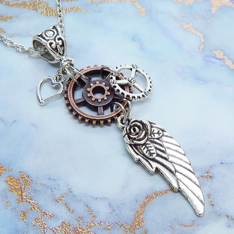 アンティークシルバー 翼と歯車を組合せたスチームパンク風ネックレス オープンハート 長さ調整可 アジャスター追加可