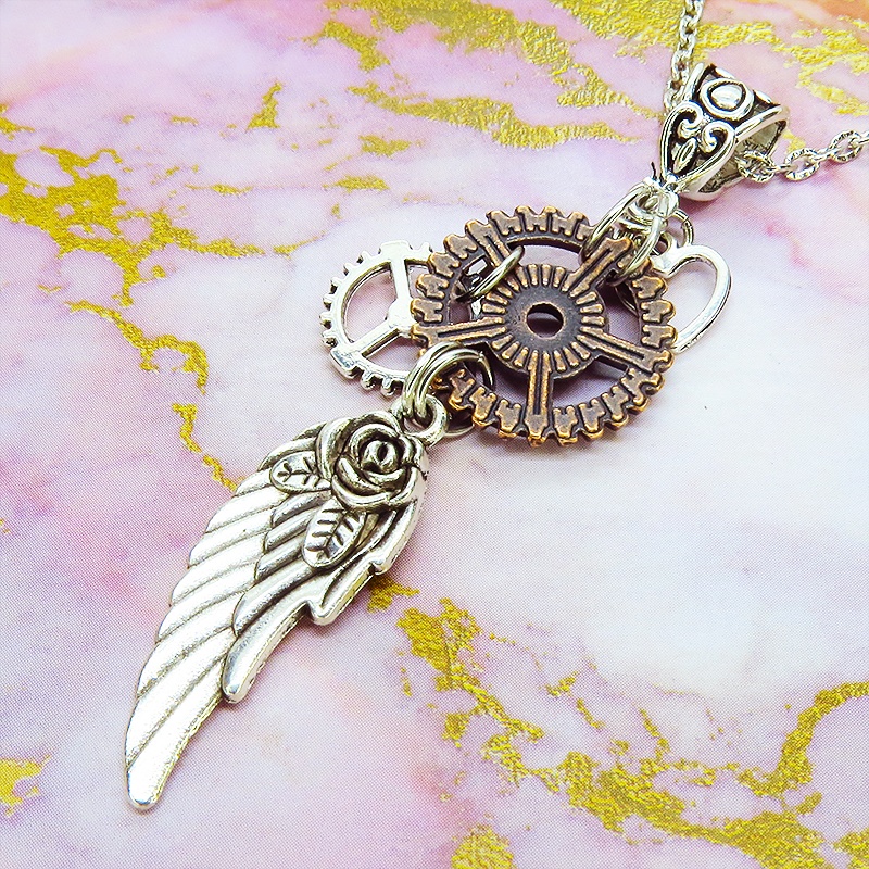アンティークシルバー 翼と歯車を組合せたスチームパンク風ネックレス オープンハート 長さ調整可 アジャスター追加可