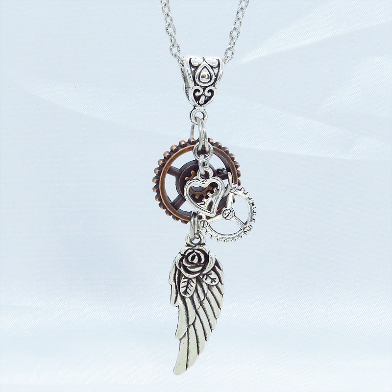 アンティークシルバー 翼と歯車を組合せたスチームパンク風ネックレス オープンハート 長さ調整可 アジャスター追加可