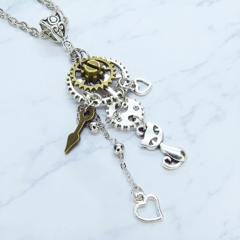 アンティークシルバー スチームパンク風 猫と歯車のペンダントネックレス チェーン付 長さ調整可 アジャスター可