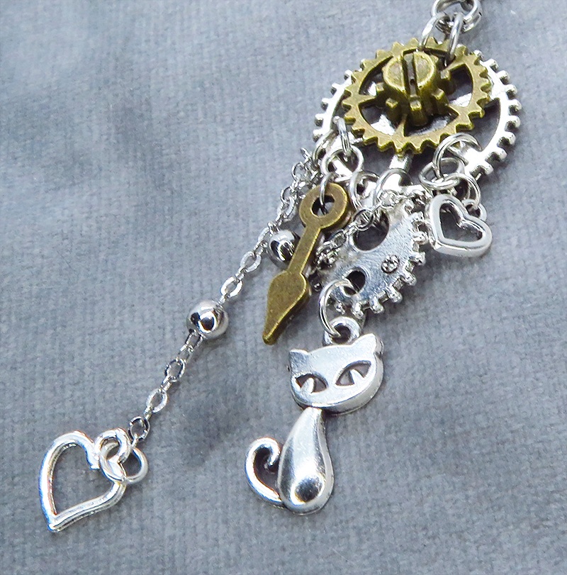 アンティークシルバー スチームパンク風 猫と歯車のペンダントネックレス チェーン付 長さ調整可 アジャスター可