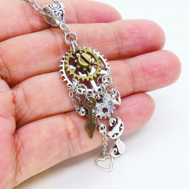 アンティークシルバー スチームパンク風 猫と歯車のペンダントネックレス チェーン付 長さ調整可 アジャスター可
