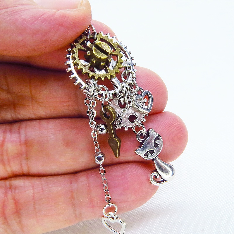 アンティークシルバー スチームパンク風 猫と歯車のペンダントネックレス チェーン付 長さ調整可 アジャスター可