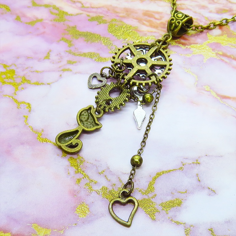 アンティークゴールド スチームパンク風 猫と歯車のペンダントネックレス チェーン付 長さ調整可 アジャスター可