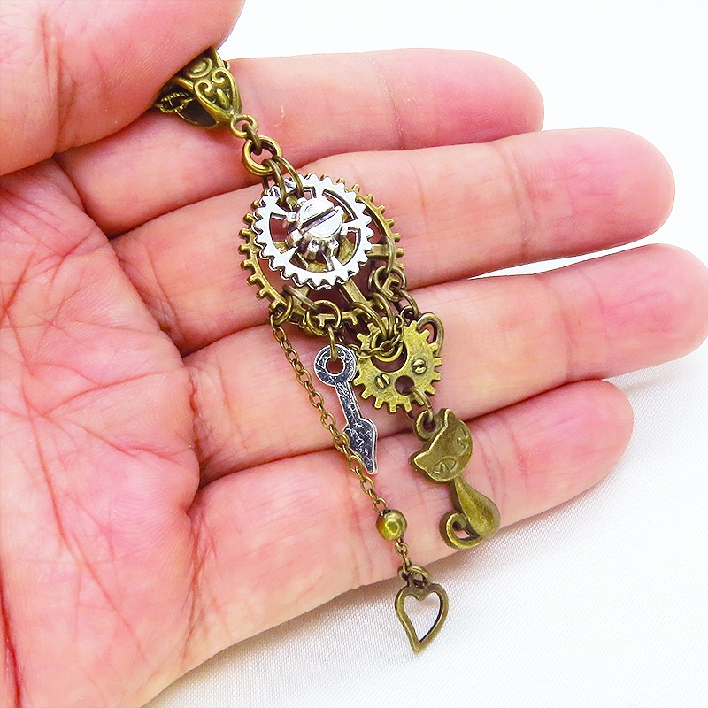 アンティークゴールド スチームパンク風 猫と歯車のペンダントネックレス チェーン付 長さ調整可 アジャスター可