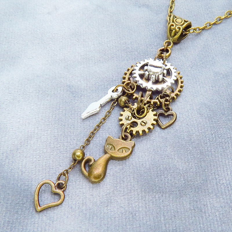 アンティークゴールド スチームパンク風 猫と歯車のペンダントネックレス チェーン付 長さ調整可 アジャスター可