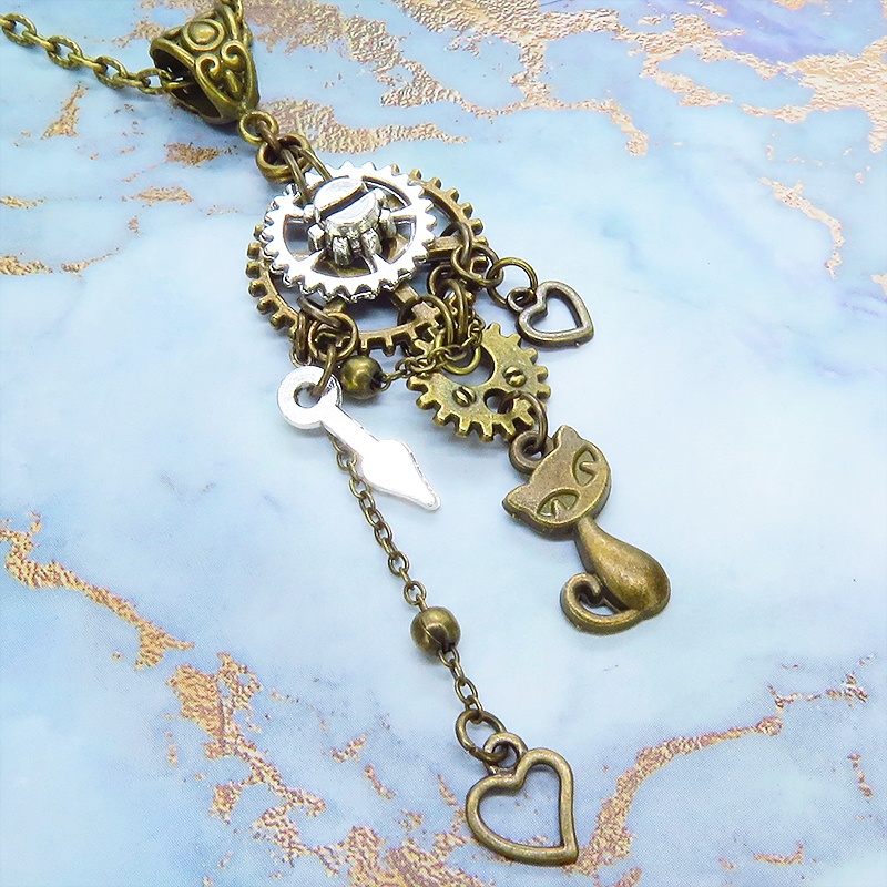アンティークゴールド スチームパンク風 猫と歯車のペンダントネックレス チェーン付 長さ調整可 アジャスター可