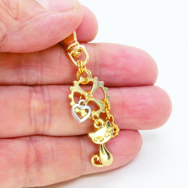 マットゴールド 猫と歯車のスチームパンク風キーホルダー バッグチャーム ファスナーチャーム 金具変更可