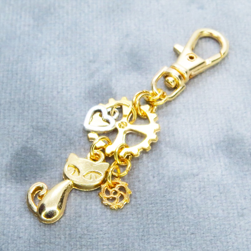 マットゴールド 猫と歯車のスチームパンク風キーホルダー バッグチャーム ファスナーチャーム 金具変更可