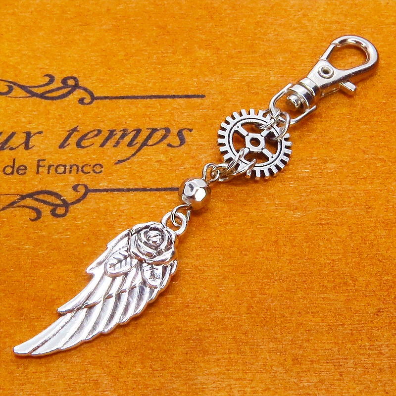 アンティークシルバー 翼と歯車を組合せたスチームパンク風チャーム キーホルダー バッグチャーム