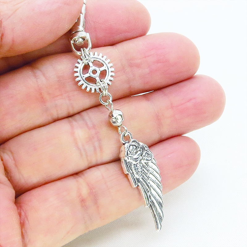アンティークシルバー 翼と歯車を組合せたスチームパンク風チャーム キーホルダー バッグチャーム