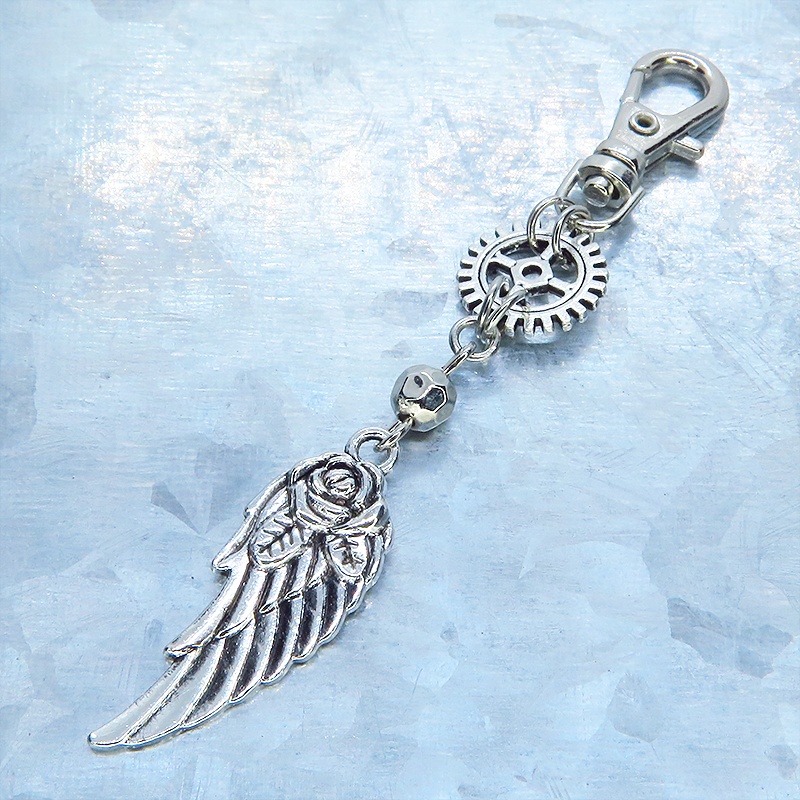アンティークシルバー 翼と歯車を組合せたスチームパンク風チャーム キーホルダー バッグチャーム