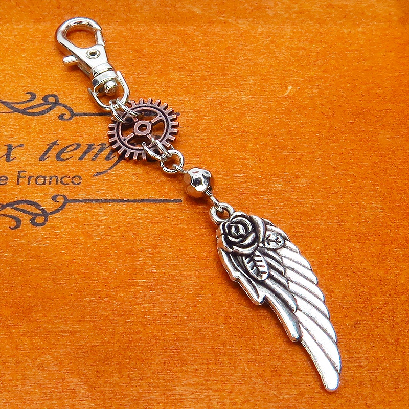 アンティークシルバー 翼と歯車を組合せたスチームパンク風チャーム キーホルダー バッグチャーム