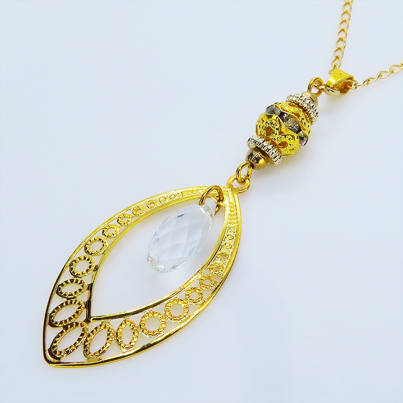 ゴールドカラーのティアドロップ(しずく型)のネックレス ガラス アジャスター追加可 長さ変更可