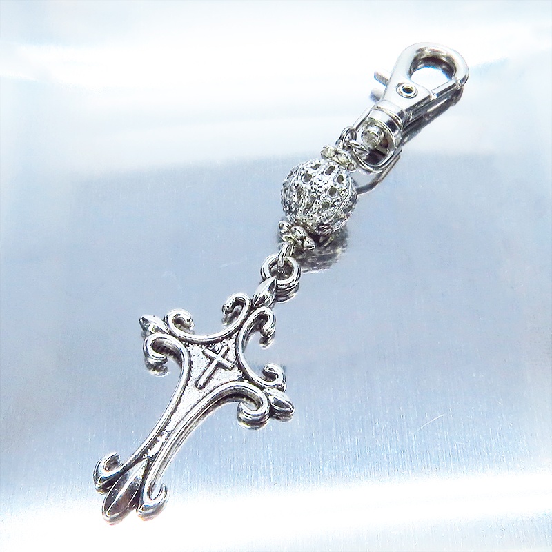 アンティークシルバー ゴシック調ロザリオとメタルビーズを組合せたキーホルダー バッグチャーム 金具変更可