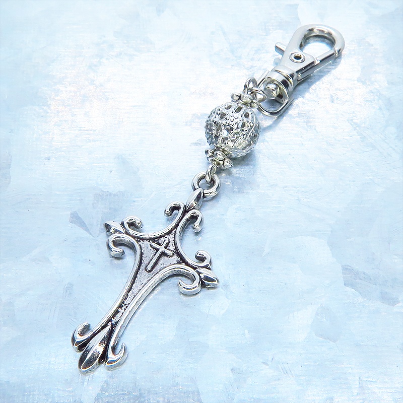 アンティークシルバー ゴシック調ロザリオとメタルビーズを組合せたキーホルダー バッグチャーム 金具変更可