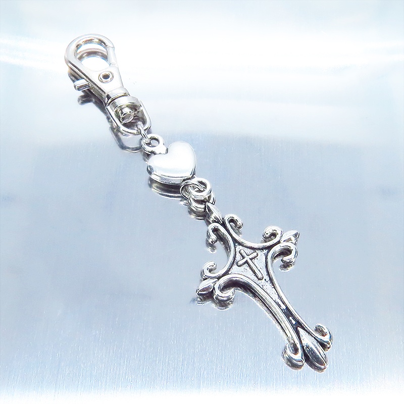 アンティークシルバー ロザリオ(十字架)とハートを組合せたキーホルダー バッグチャーム 金具変更可