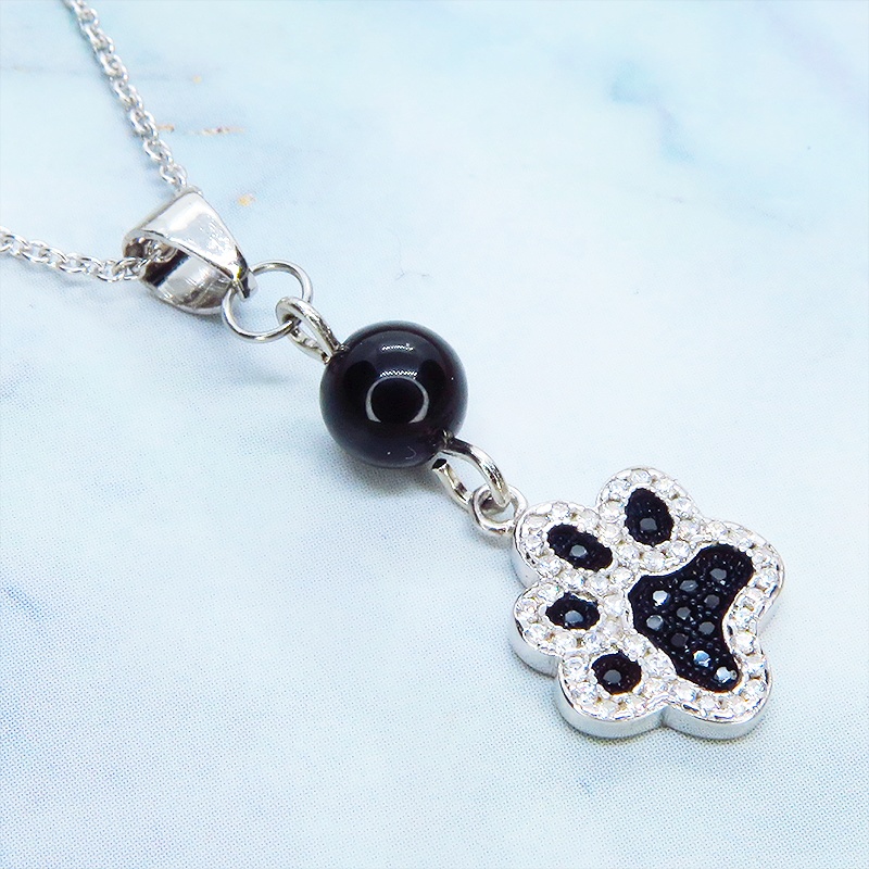 シルバー925 ジルコンが散りばめられた肉球モチーフとオニキスを組合せた大人可愛いネックレス アジャスター追加可 猫 犬
