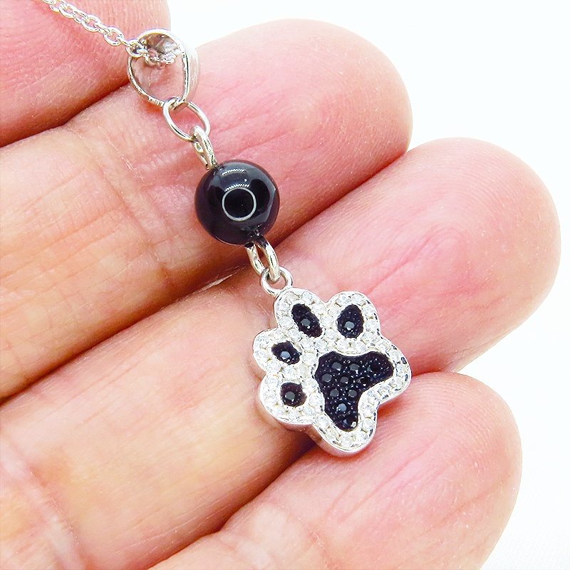 シルバー925 ジルコンが散りばめられた肉球モチーフとオニキスを組合せた大人可愛いネックレス アジャスター追加可 猫 犬